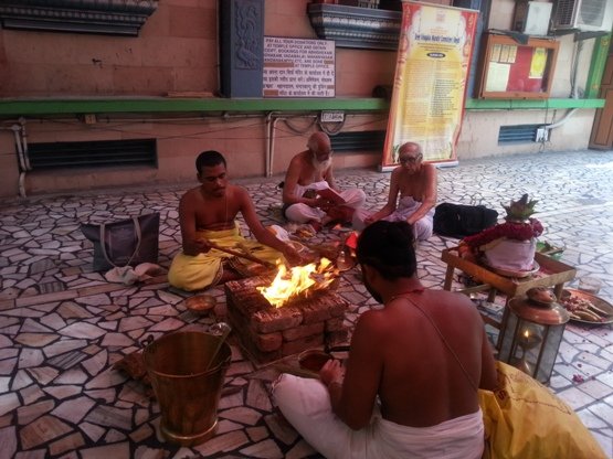 Havan at delhi Ganesh Mandir
